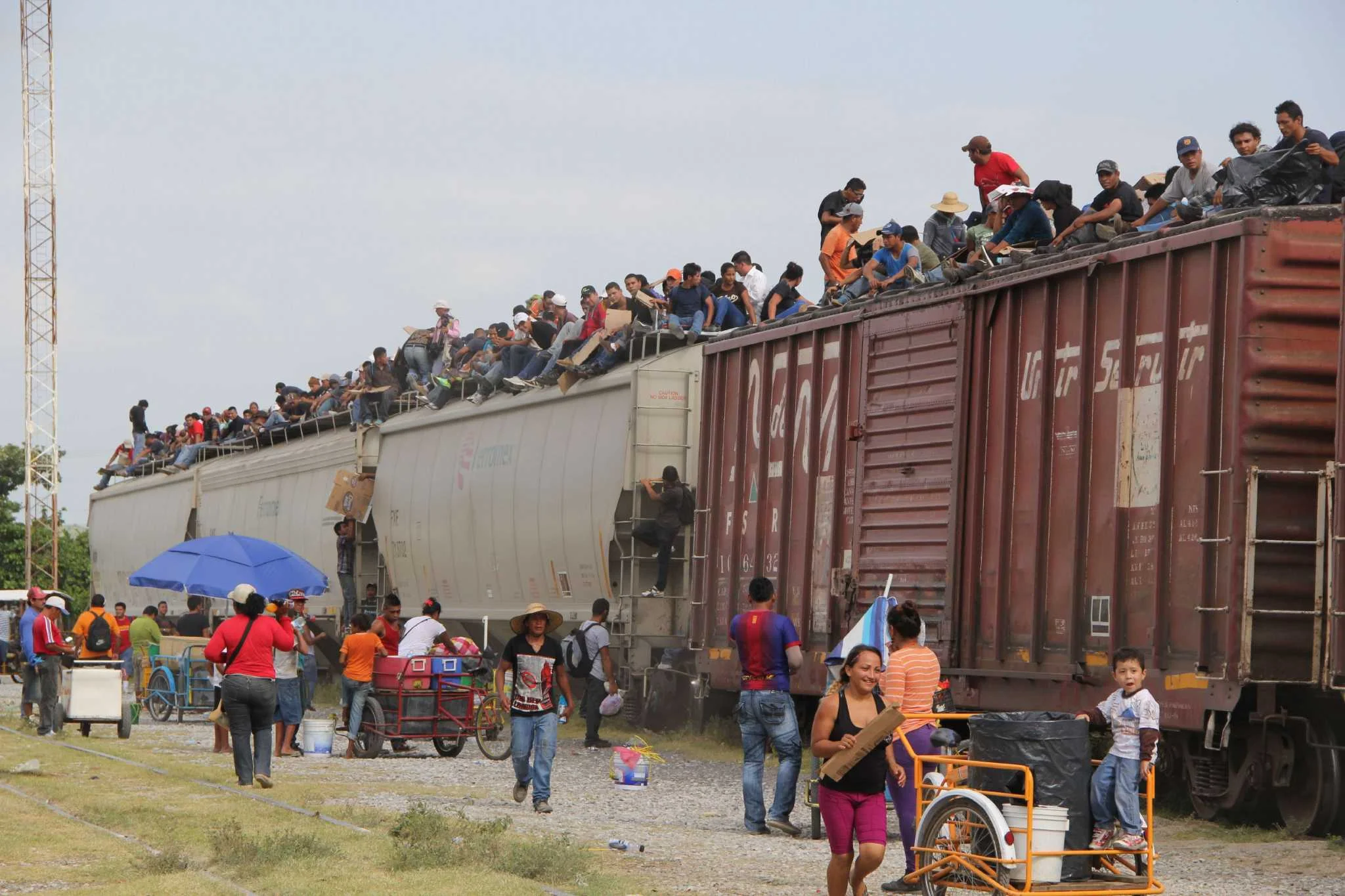 Cambios en las políticas migratorias y cómo afectan a los latinos en EE.UU.