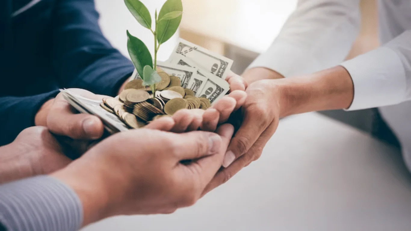Cómo los latinos en EE.UU. pueden potenciar sus finanzas en un entorno en crecimiento