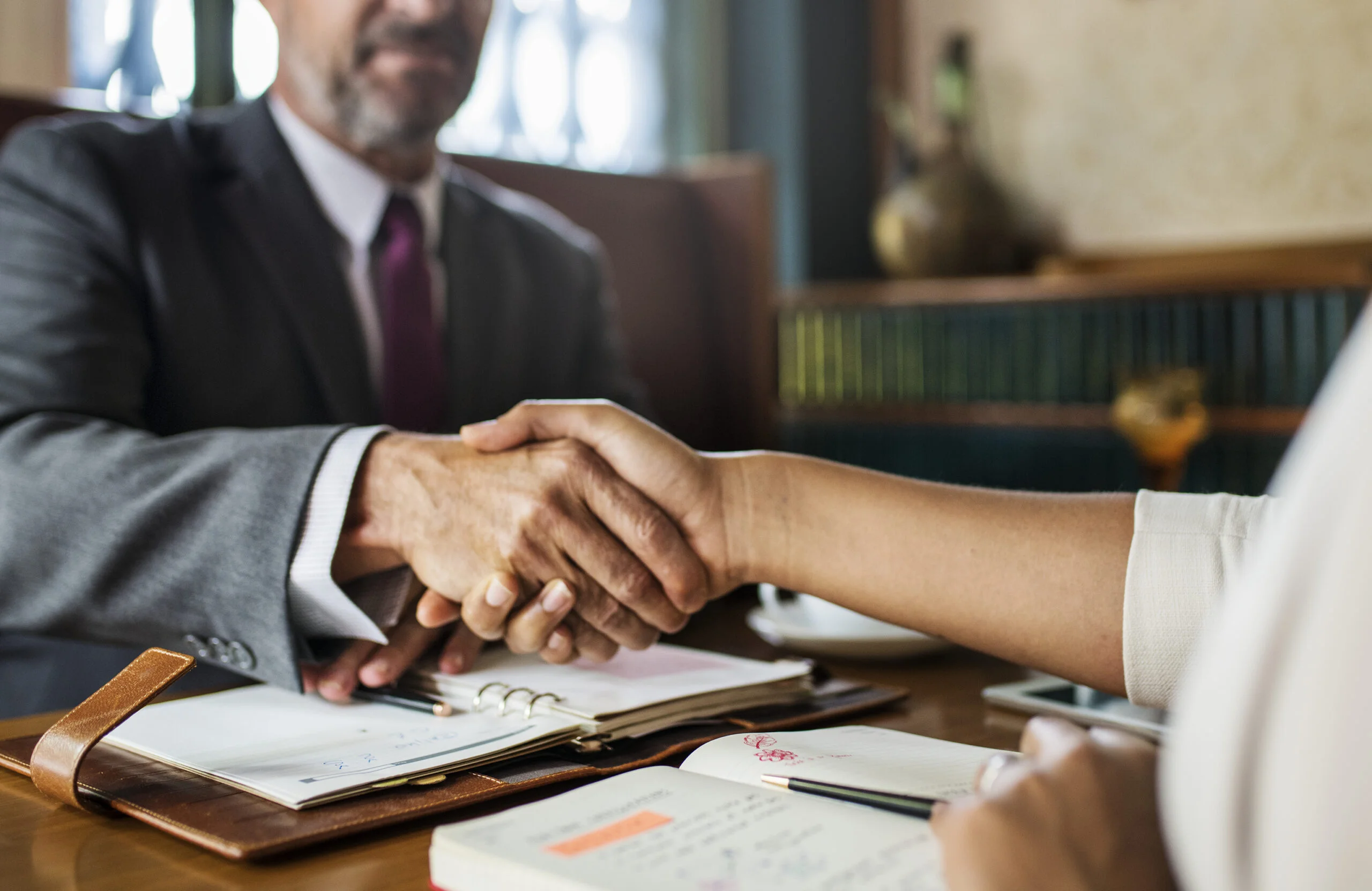 Recursos en inmigración y leyes para fortalecer tu situación legal